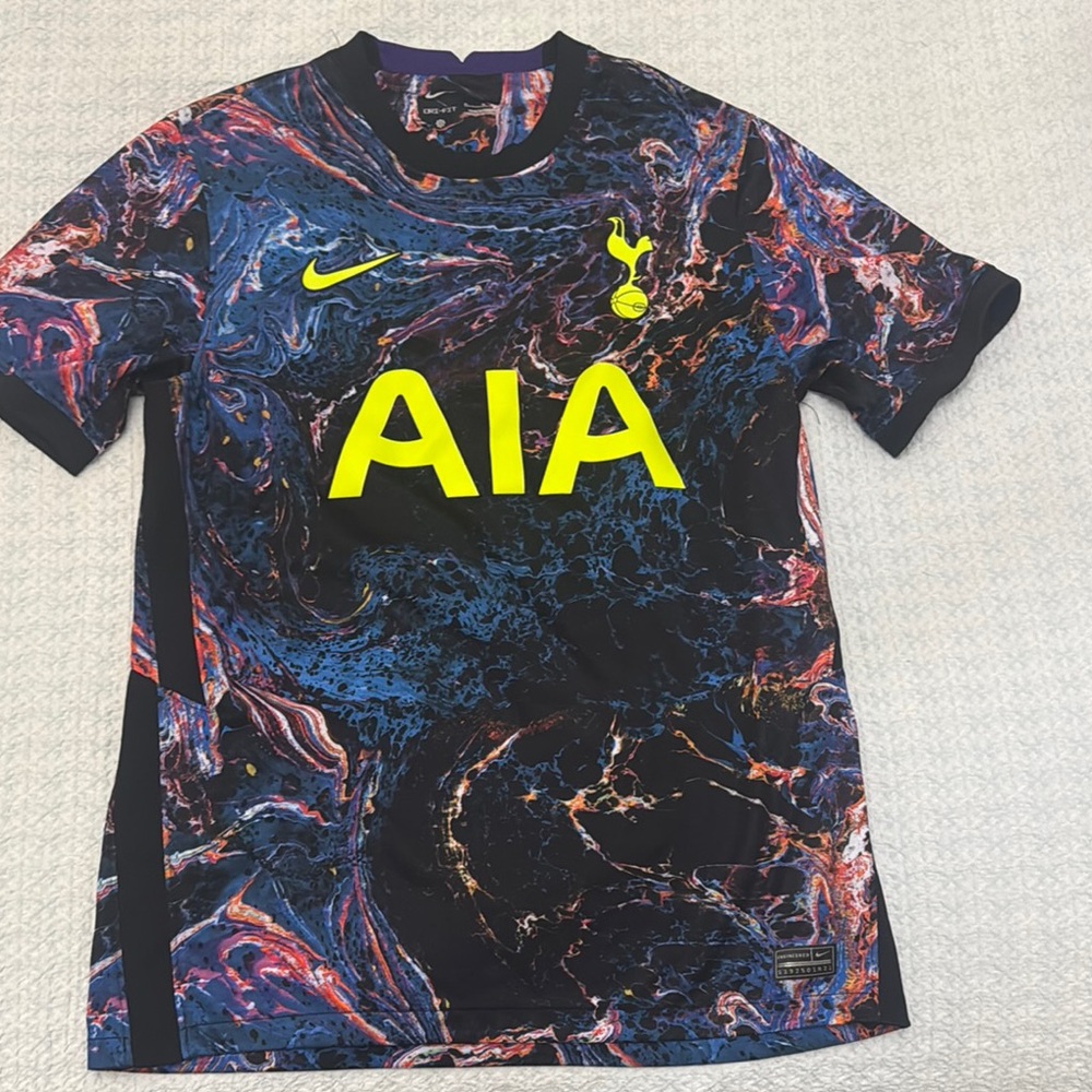 Nike men’s medium Son 7 soccer jersey